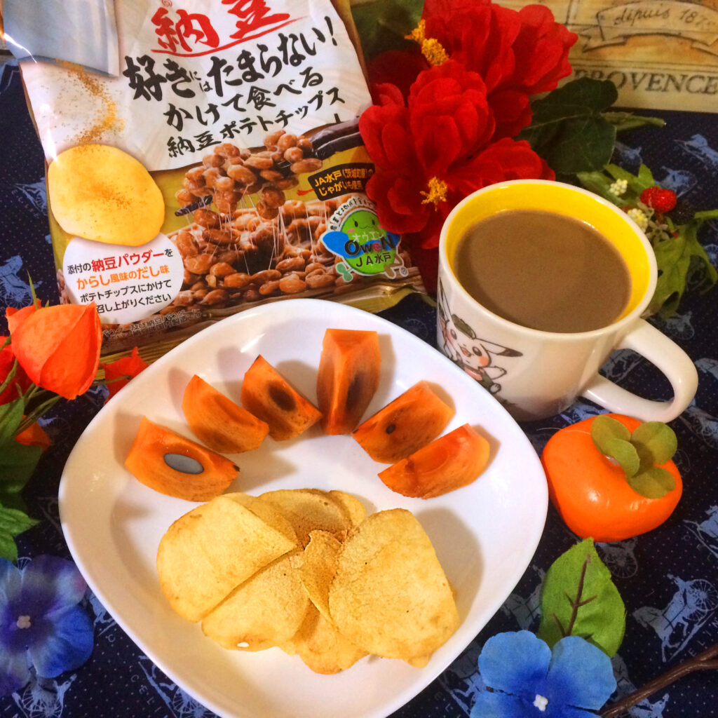 山芳製菓「納豆好きにはたまらない！ かけて食べる納豆ポテトチップス」の実食　2021/11/8