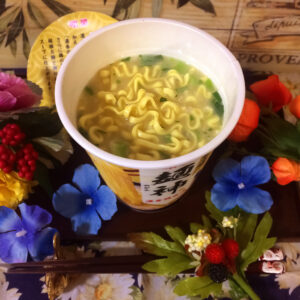 明星「麺神カップ　濃香鶏白湯」の実食　発売日2022年01月11日